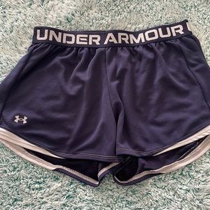 Women’s medium navy/gray Under Armour shorts